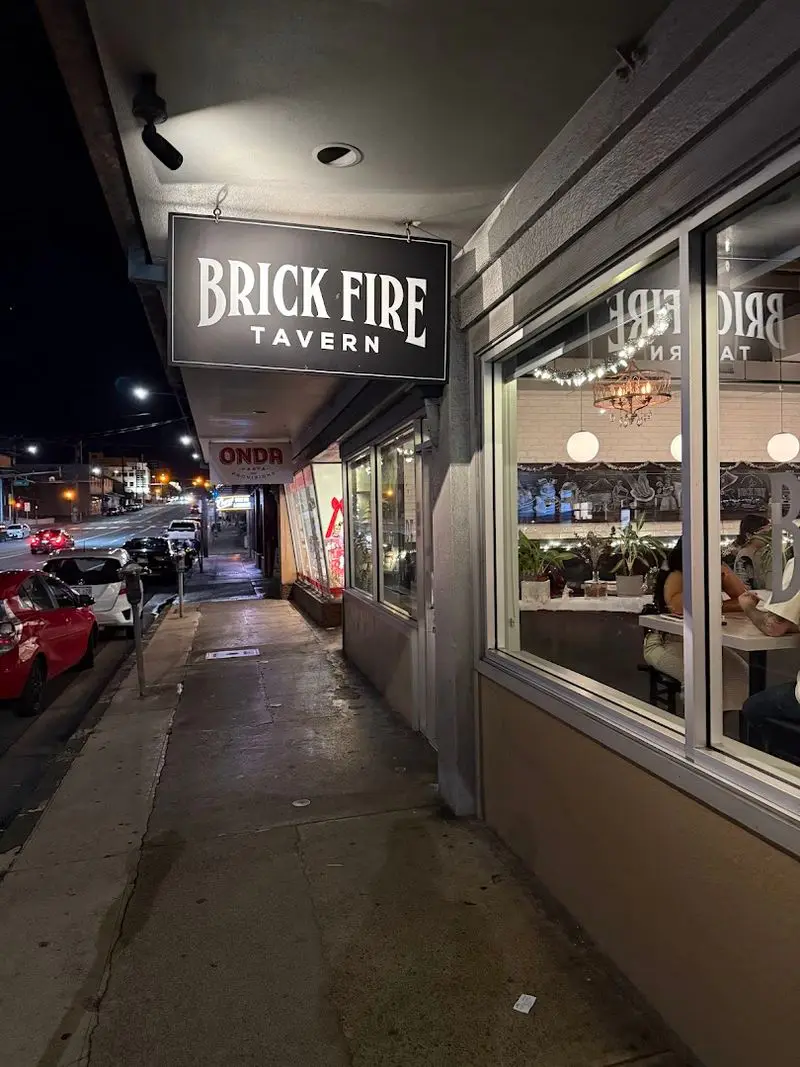 Brick Fire Tavern, Honolulu