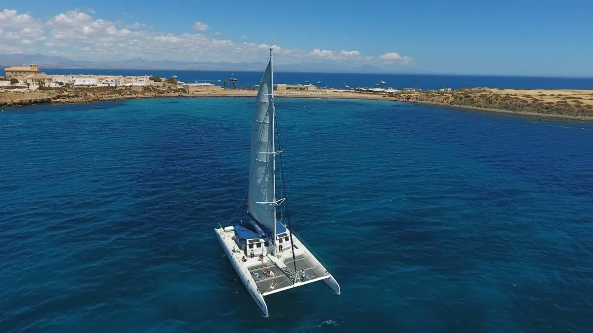 Catamarán a Tabarca con Alicante Catamarán, Alicante