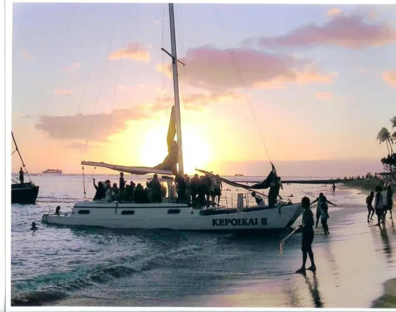 Catamarán al atardecer con Kepoikai II, Honolulu