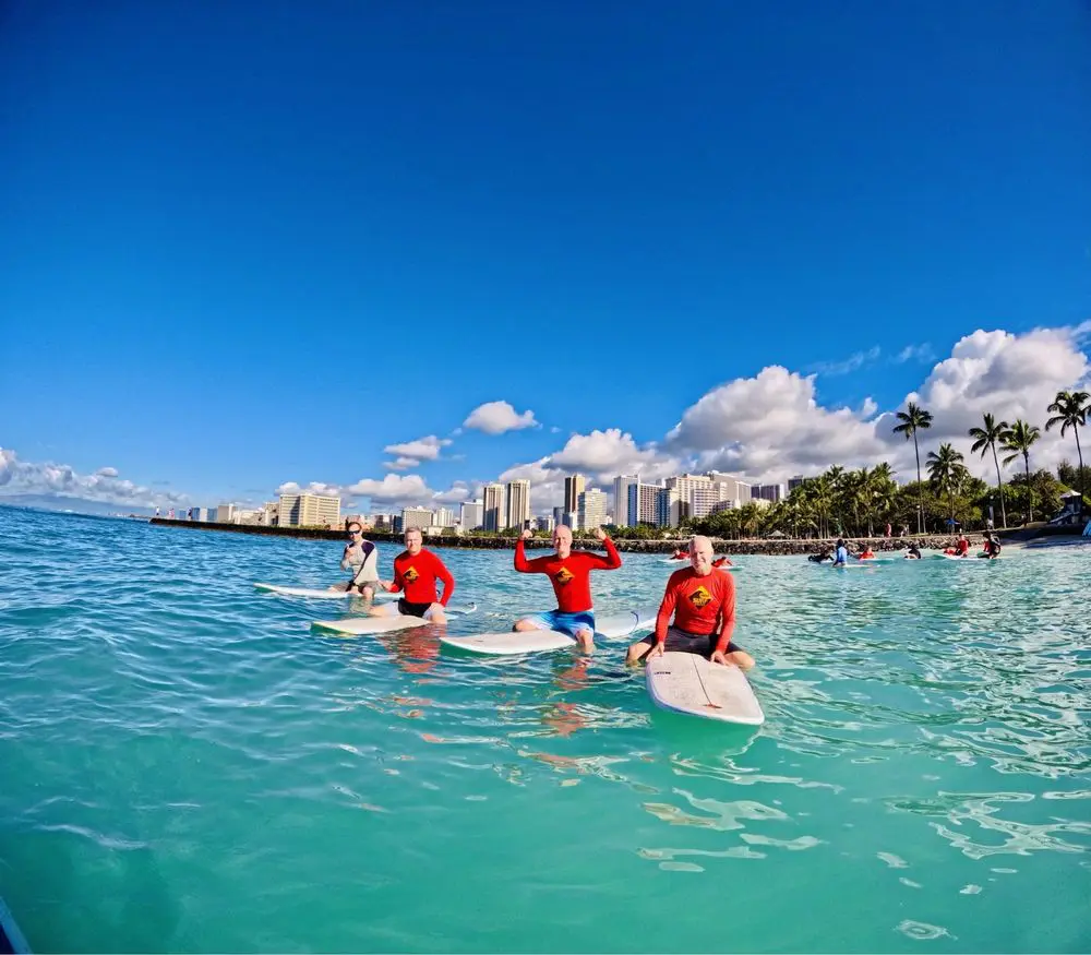 Clase de surf con Ohana Surf Project, Honolulu