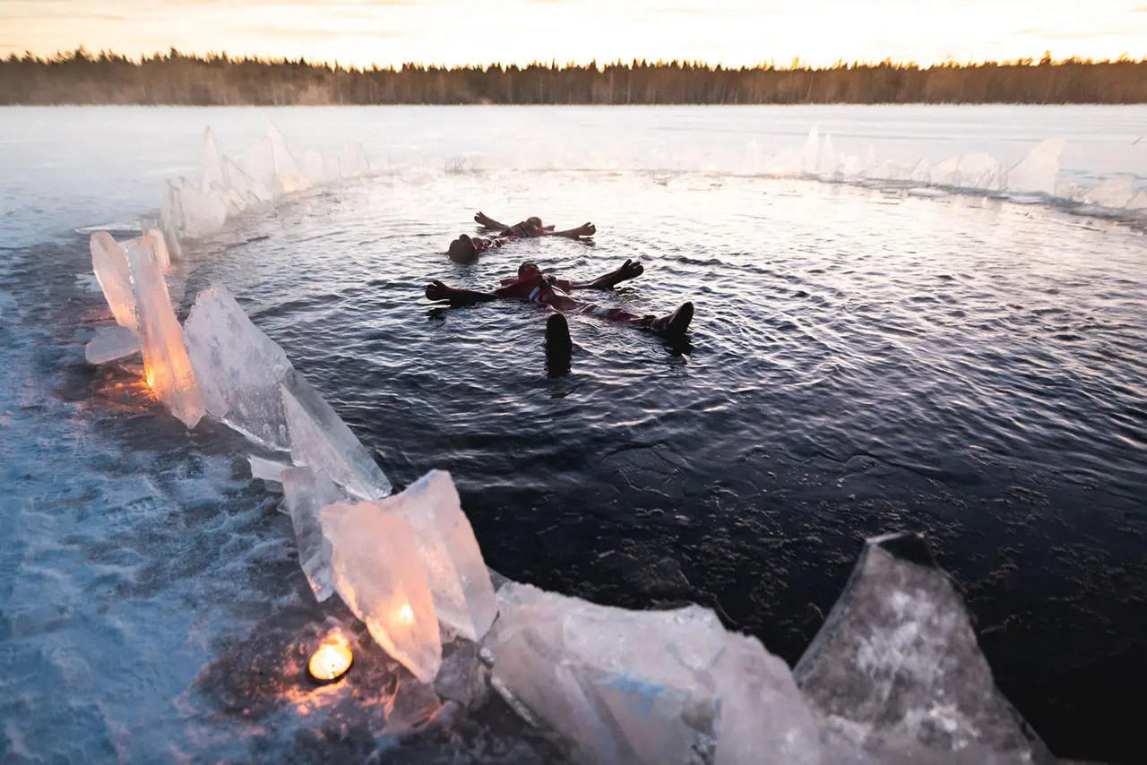 Flotación en agua helada con Wonderlapland, Rovaniemi