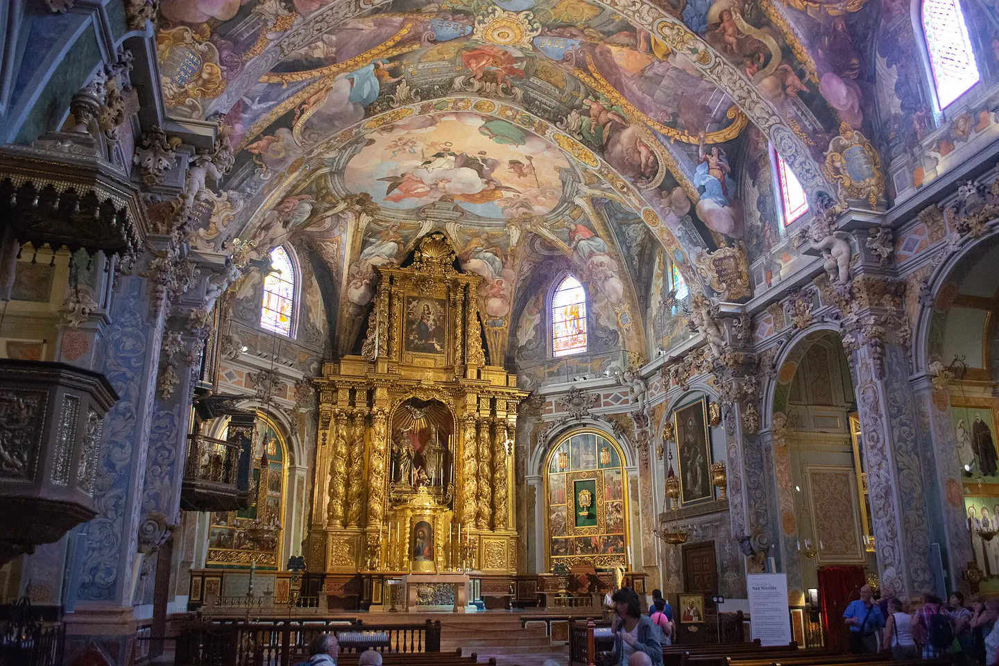 Entorno de Iglesia de San Nicolás de Bari y San Pedro Mártir, Valencia