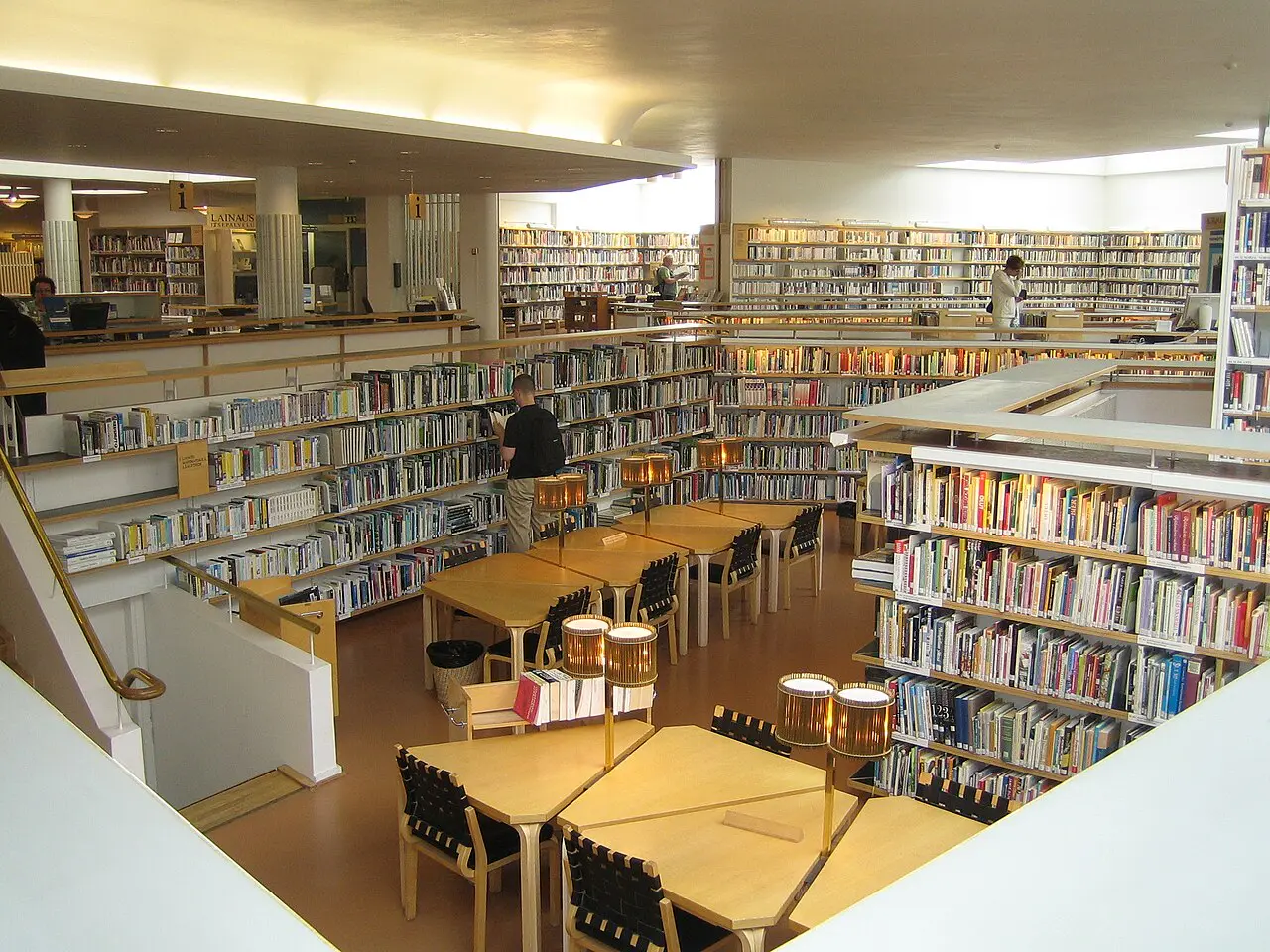 Vista general de Centro Alvar Aalto y Biblioteca de Rovaniemi en Rovaniemi