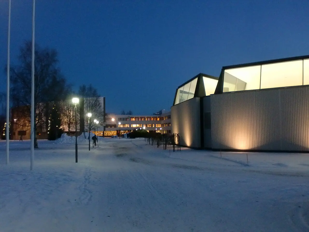 Segunda perspectiva de Centro Alvar Aalto y Biblioteca de Rovaniemi en Rovaniemi