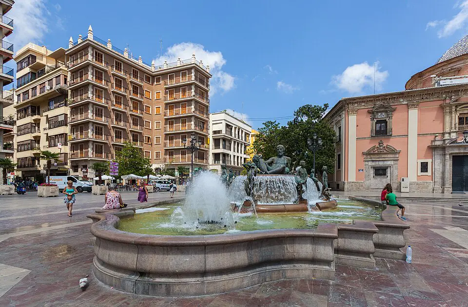 Plaza de la Virgen, Valencia